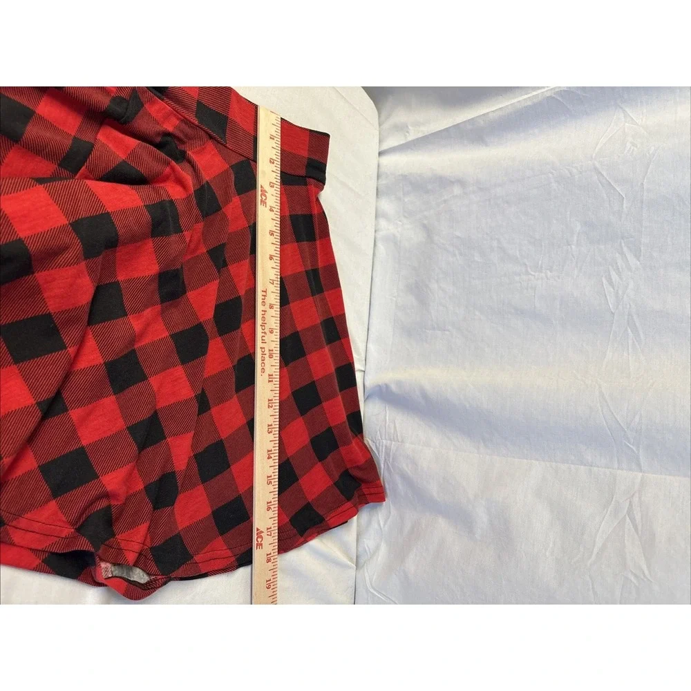DJT Skirt With Attached Shorts Skort Women’s Size XL Red Black Plaid Pull On
